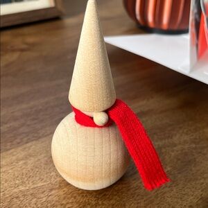 NWOT Wooden gnome and set of three Holiday Cards.